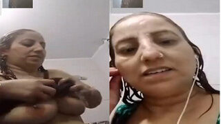 Desi Bhabhi Bathing | MyDesi