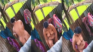 Desi Bhabhi Bathing Capture In Hidden Cam | MyDesi