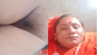 Desi Bhabhi Shows Pussy | MyDesi