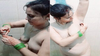 Desi Bhabhi Shaving Her Pussy | MyDesi