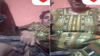 Paki Bhabhi Shows Her Pussy | MyDesi