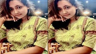 Desi Girl Shows Her Nude Body | MyDesi