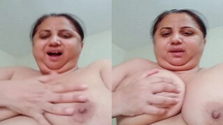 Horny Aunty Shows Big Boobs And Pussy | MyDesi
