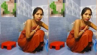 Desi Bhabhi Shows Bathing On VC | MyDesi