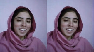 Paki Girl Shows Her Pussy | MyDesi
