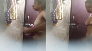 Sexy Desi Bhabhi Bathing | MyDesi