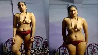 Sexy Desi Bhabhi Shows Her Nude Body | MyDesi
