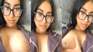 Sexy Desi Girl Shows Boobs | MyDesi