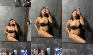 Sexy Desi Girl Record Boobs Selfie | MyDesi